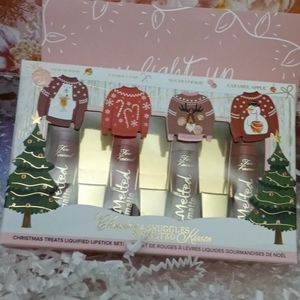 ❤Too Faced "Christmas Snuggles and Melted Kisses" Melted Matte Lipstick Set!!